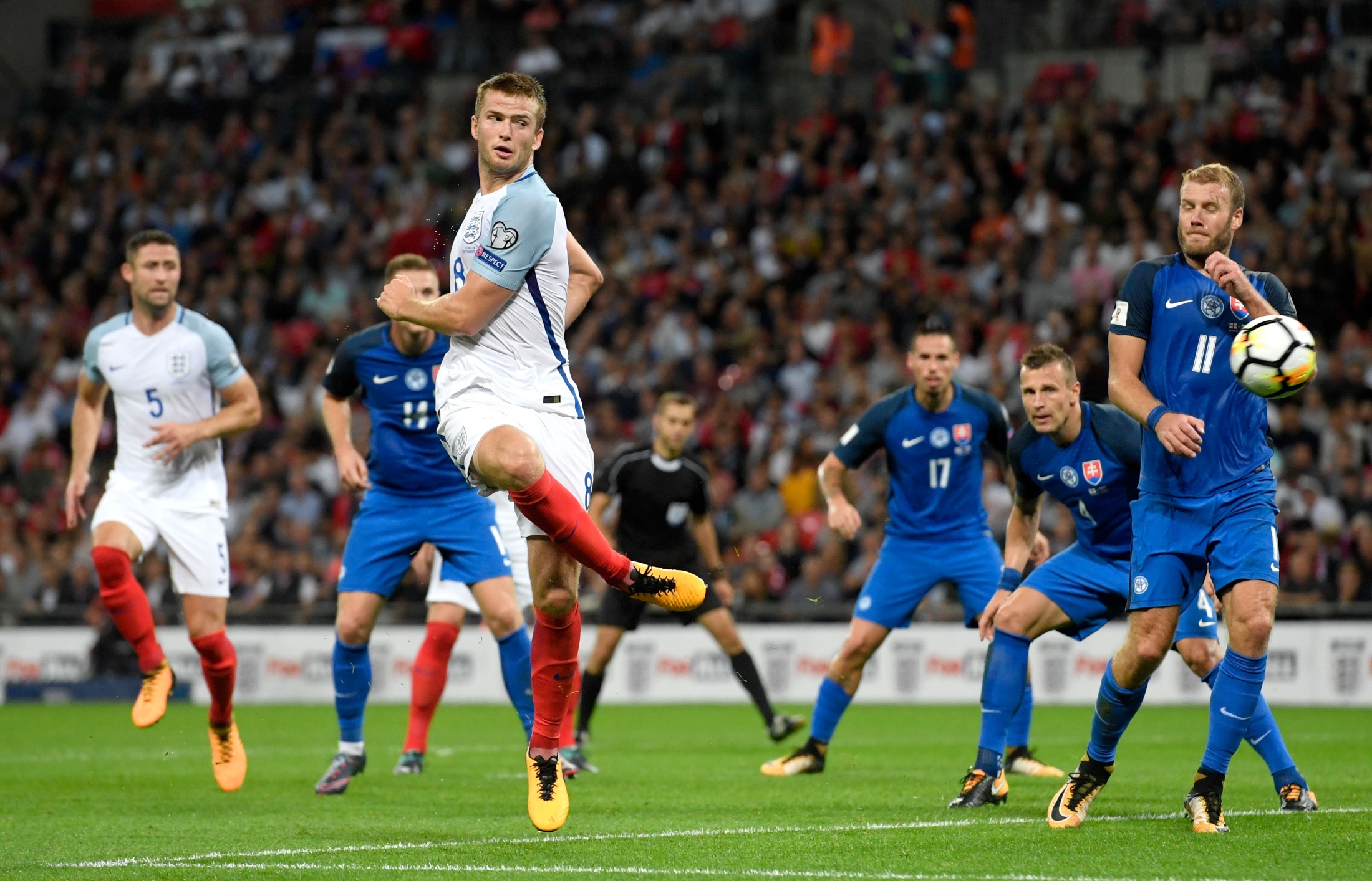 潘加盟梅赛 潘加盟梅赛